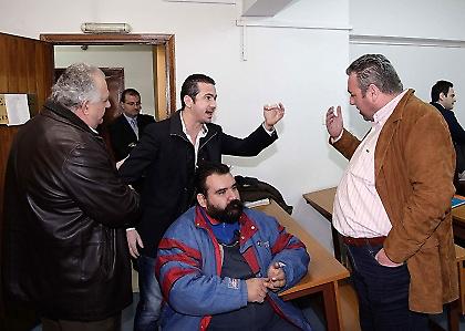 Ξύλο και στην εκδίκαση (pics)