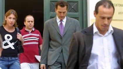 Πιέσεις κάτω από το τραπέζι, κατήγγειλε ο δικηγόρος των Θάνου-Κεντέρη