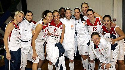 Και ξανά προς τη δόξα τραβά