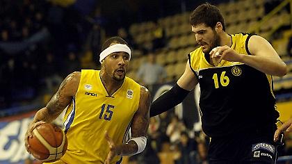 Με το βλέμμα στον Ηρακλή