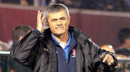 Συνεχίζει με Κοκότοβιτς