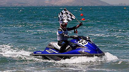Κρύο, καιρός για jet ski!