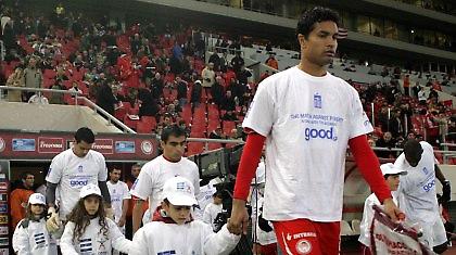 Ανεβαίνει, αλλά δεν προλαβαίνει