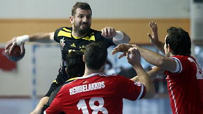 Μόνη πρώτη η ΑΕΚ, πήρε το ντέρμπι ο ΠΑΟΚ