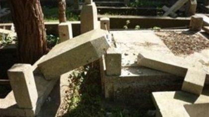 Λεηλασίες τάφων σε νεκροταφείο της Κρήτης