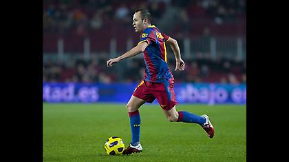 Ο Ινιέστα αναλαμβάνει τον έλεγχο