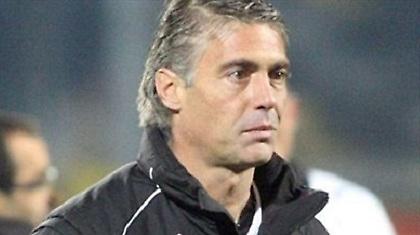 Μάκη, επέστρεψε του την ταυτότητα προπονητή