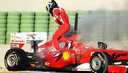 Στις φλόγες η Ferrari του Μάσα