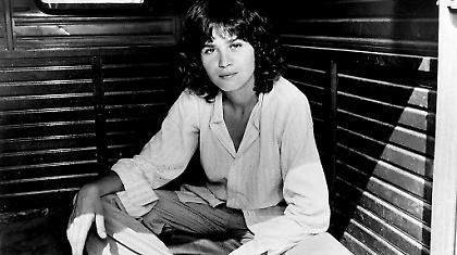 «Έσβησε» στα 58 η Μαρία Σνάιντερ