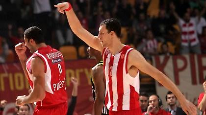 «Επισκέψεις» στο ΣΕΦ