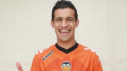 Ένας Ρικάρντο έξω, ένας μέσα