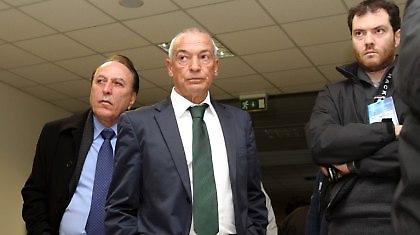 Παίρνει ψήφο εμπιστοσύνης