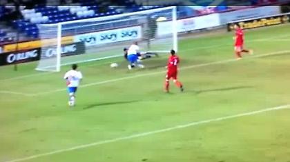 Πήγε για χατ-τρικ και την… πάτησε (video)