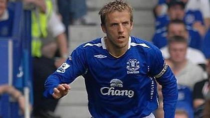 Κολακευμένος από Τότεναμ ο Νέβιλ