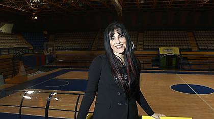 «Τροφοδοτούν τον Τύπο με αστειότητες»