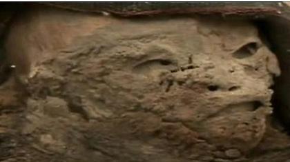 Προσπάθησε να βγάλει από τη χώρα της μια μούμια