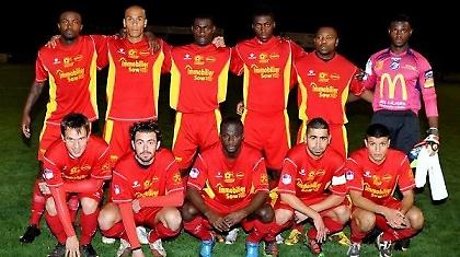 «Εκτός από τυφλή, είναι και ηλίθια»!