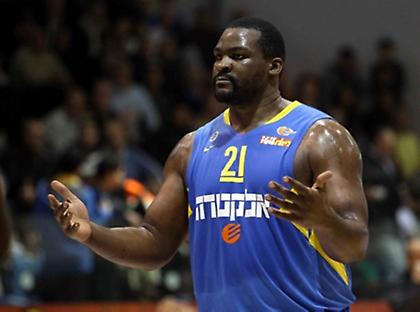 Αχόρταγοι Μακάμπι και «Σόφο»