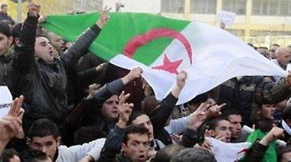 Μια κατάσταση εκτάκτου ανάγκης που διήρκεσε 19χρόνια!