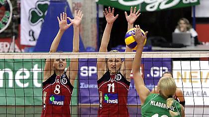 Τα βλέμματα στο Μαρκόπουλο