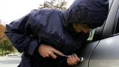 Εξαρθρώθηκε σπείρα που έκλεβε πολυτελή αυτοκίνητα