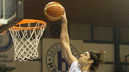 Προσπάθεια για τρεις