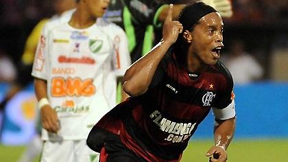 Σκόραρε και… τρελάθηκε ο Ροναλντίνιο (video)