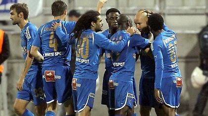 Εκτός ο Πετκάκης, μέσα Βουτσίτσεβιτς, Καρντόσο