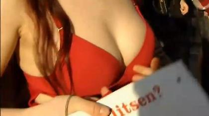 Γυμνή διαμαρτυρία στο Βέλγιο (video)