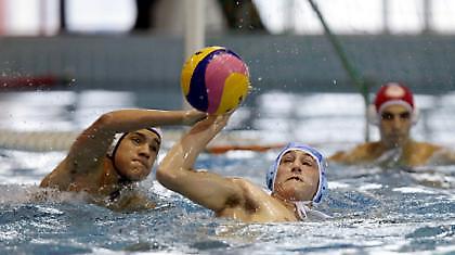 Συνεχίζει το «βιολί» του