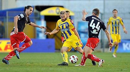 Στη σκιά του ντέρμπι