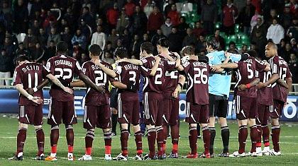 Με την πλάτη… στο γκρεμό!