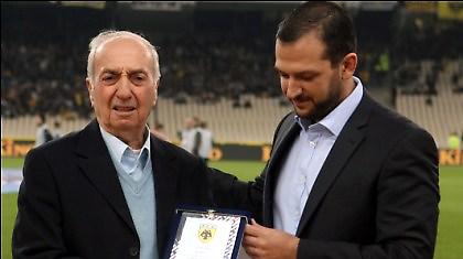 Δεν σεβάστηκαν ούτε τον μεγάλο Νέστορα!