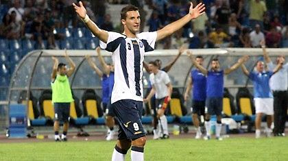 Κέρασε… ζαχαρωτό στο ντεμπούτο του ο Βέλλιος!