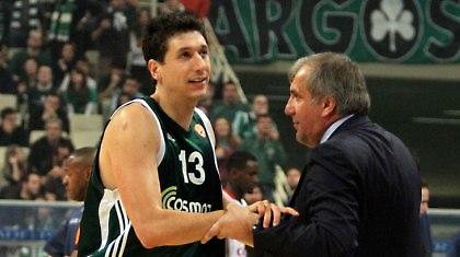 Παίρνει πρόκριση