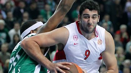 Διαψεύδει ο μάνατζερ του Μπουρούση