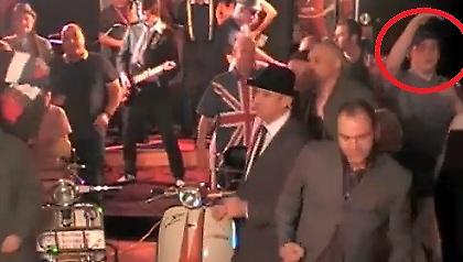 Δυσφημιστικό βίντεο για τη Γιουνάιτεντ από οπαδό της Κρόουλι (video)