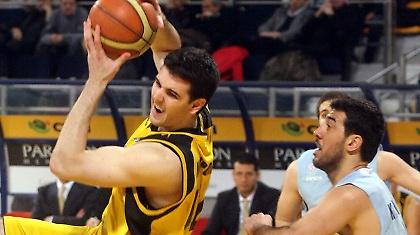 Σούμποτιτς: «Δεν φεύγει ο Τάκερ»