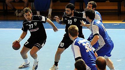 Πέρασε πρώτος και περιμένει