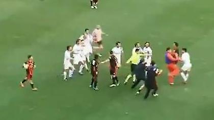 Ξύλο με το… κιλό στο Φότζια - Τζέλα(video)