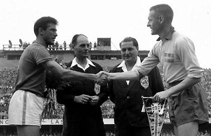 «Έφυγε» ο διαιτητής του τελικού του ’58