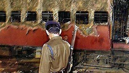 Καταδικάστηκαν σε θάνατο για επίθεση σε αμαξοστοιχία