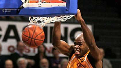 Συμπλήρωσαν την οκτάδα Καρσίγιακα, Λοκομοτίβ