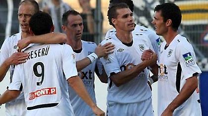 «Σφήνα» στους μεγάλους η Ανζέ