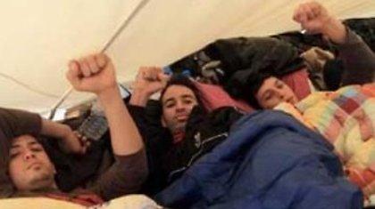 Συνεχίζουν την απεργία πείνας οι μετανάστες!