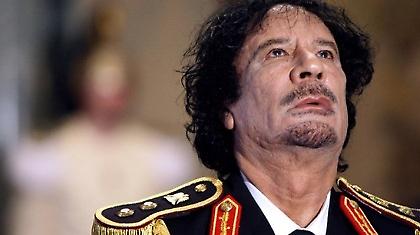 H Interpol ζήτησε τη σύλληψη του Καντάφι