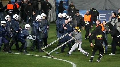 Ένταση και επεισόδια στο «Κλεάνθης Βικελίδης» (pics)