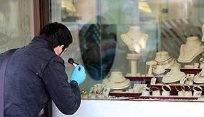 Κλοπές με «άρωμα» γυναίκας