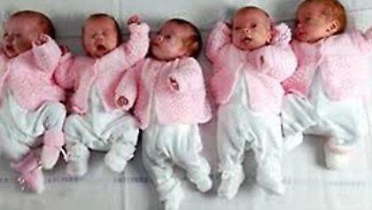 Πενταπλή ευτυχία για ζευγάρι ομοφυλόφιλων