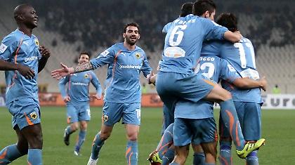 Ντύθηκε… ΑΕΚάρα!